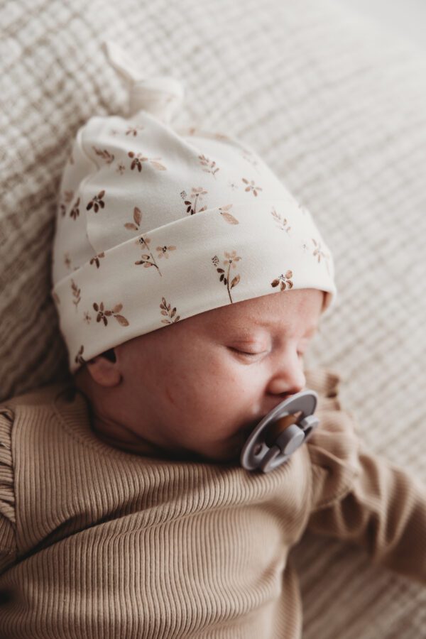 babymutsje bloemen cosy flower - babymutsje bloemen - newborn mutsje - newborn mutsje bloemen