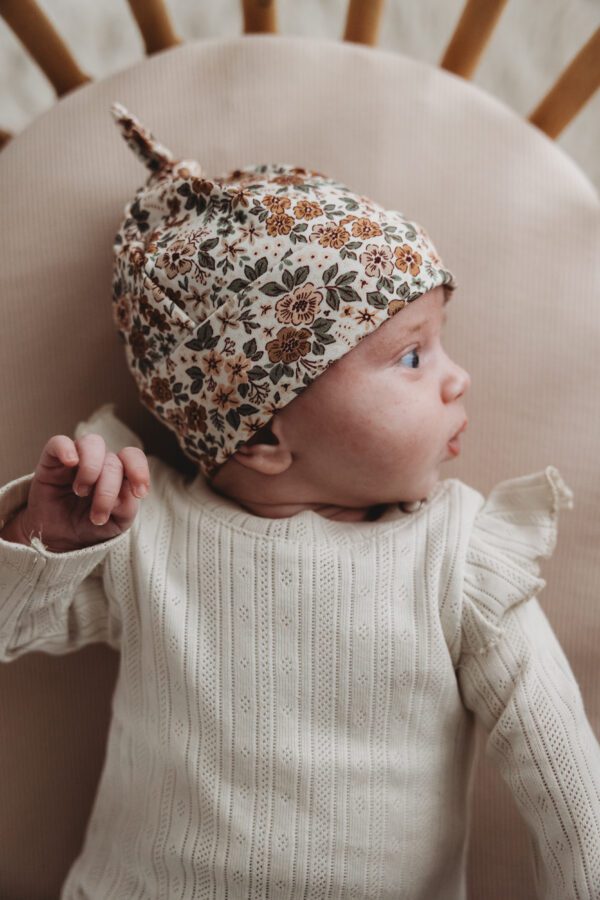 baby mutsje bush flower - babymutsje bloemen - newborn mutsje - babymutsje meisje