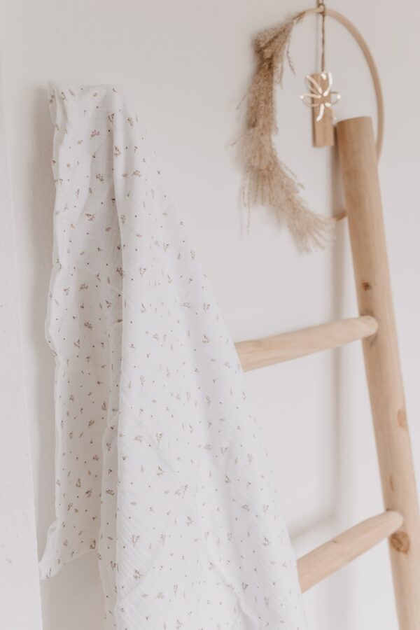 hydrofiele doek bloemen - swaddle bloemen - bloemen swaddle - hydrofiele doek groot - xxl hydrofiele doek