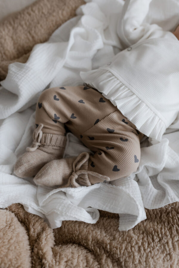 broekje hartjes - babybroekje hartjes - newborn broekje hartjes - geboortepakje hartjes - geboortepakje meisje