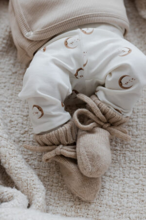babybroek maantjes - jongens broek maan - babykleding maantjes - unisex babykleding - unisex baby broekje
