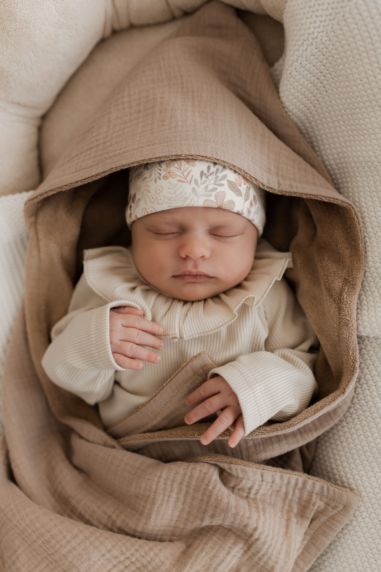 wikkeldoek hydrofiel taupe - wikkeldoek baby - omslagdoek baby - omslagdoek hydrofiel - omslagdoek taupe - babyuitzet