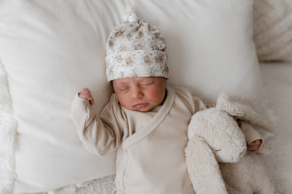 babymutsje - babymutsje bloemen - babymutsje beige - newborn mutsje meisje - newborn mutsje handgemaakt