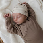 mutjes baby - baby mutsje beer - newborn mutsje beer - geboortemutsje - newborn kleding