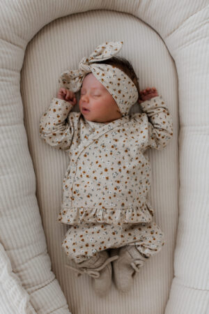 overslagshirt bloemen - overslagshirt ruffle - overslagshirt ruffle bloemen - babyshirtje ruffle - babykleding ruffle meisje - geboortepakje