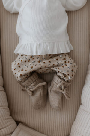 broekje beige bloemen - newborn broekje - geboorte pakje - newborn kleding baby - geboorte broekje bloemen - geboortepakje meisje