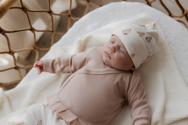 mutsje rib vlinder - babymutsje vlinder - newborn mutsje vlinder - geboortemutje vlinder